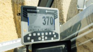 weight-indicator-precision-feeding-7-1024x576