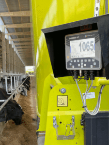 weight-indicators.dg8000-ic-precision-feeding-768x1024